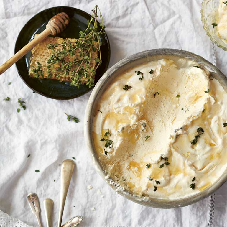 Ricotta-ijs met honing en tijm