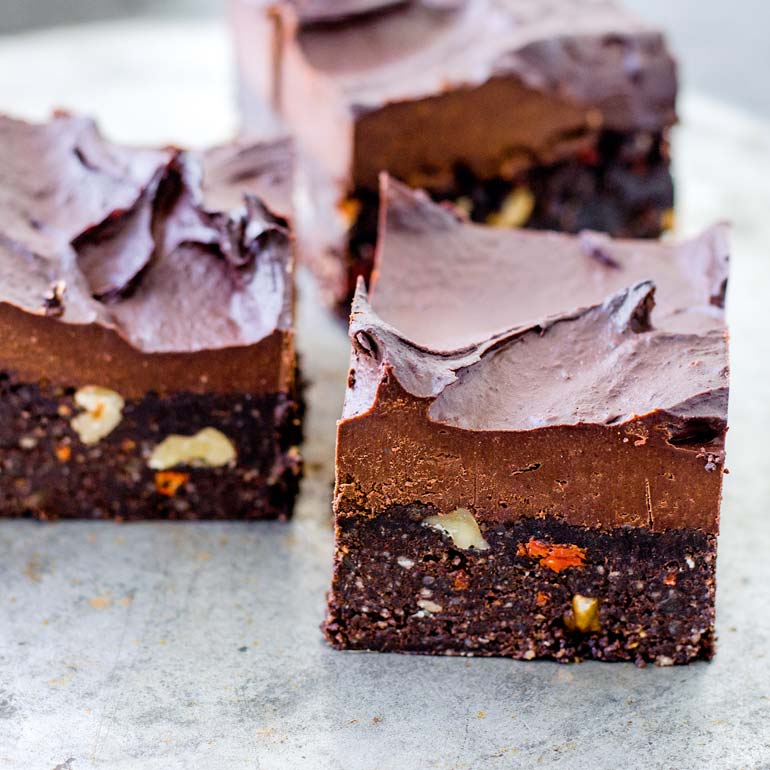 Vegan no-bake brownies