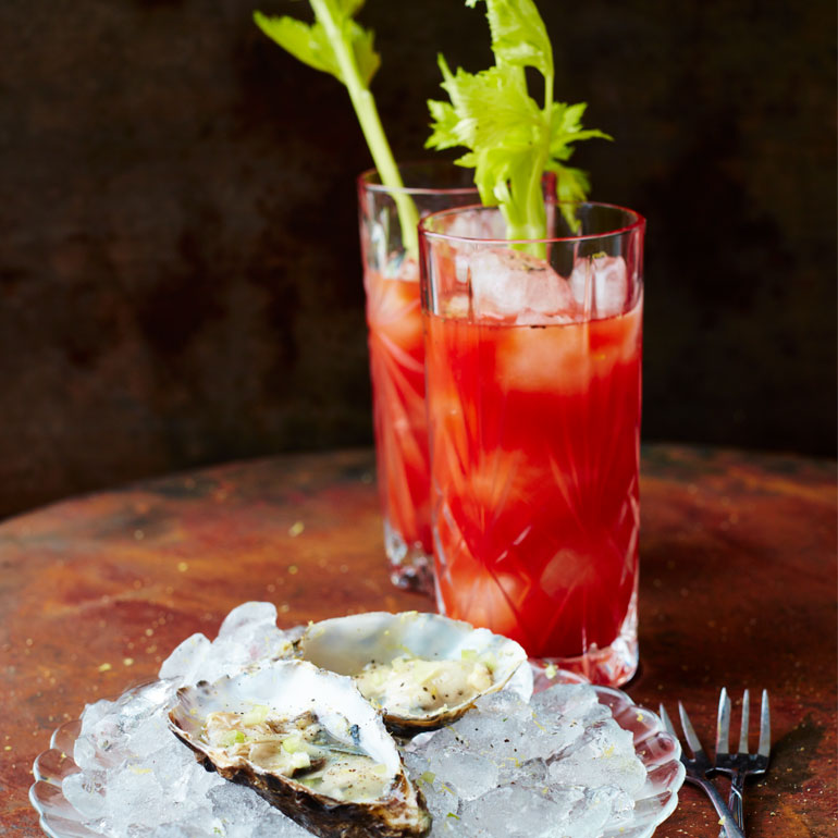 Bloody mary met oesters