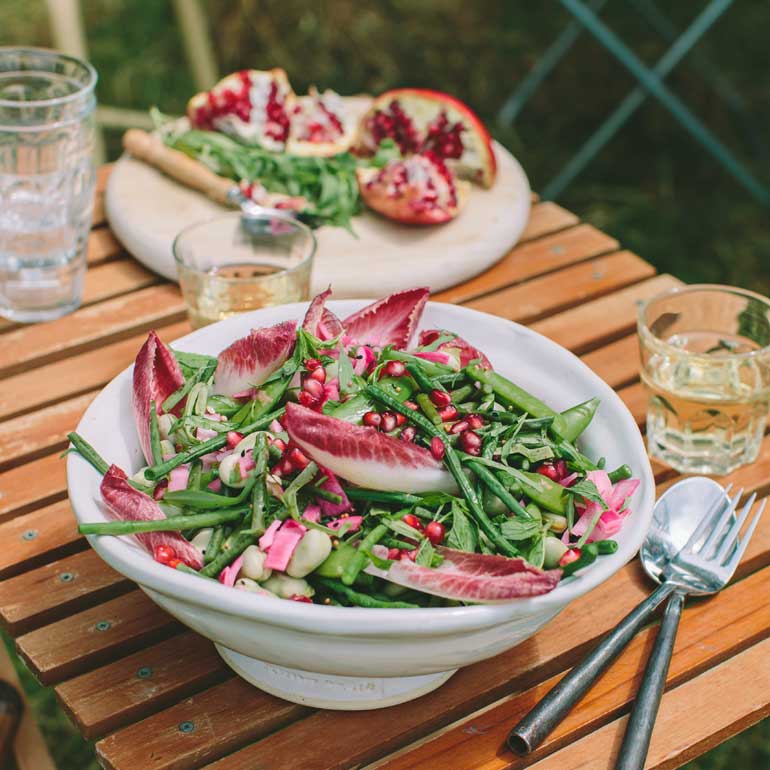 Bonensalade met radicchio & granaatappel