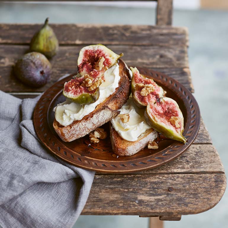 Crostini met vijg, mascarpone of ricotta & honing