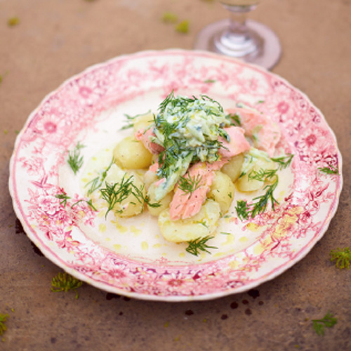 Hemelse zalmsalade met krieltjes