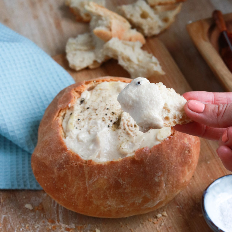 Vegan kaasfondue met brood