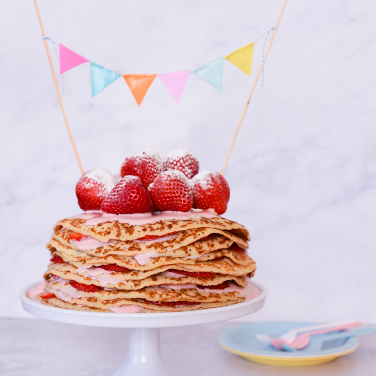 Pannenkoeken taart kokos-aardbei yoghurt