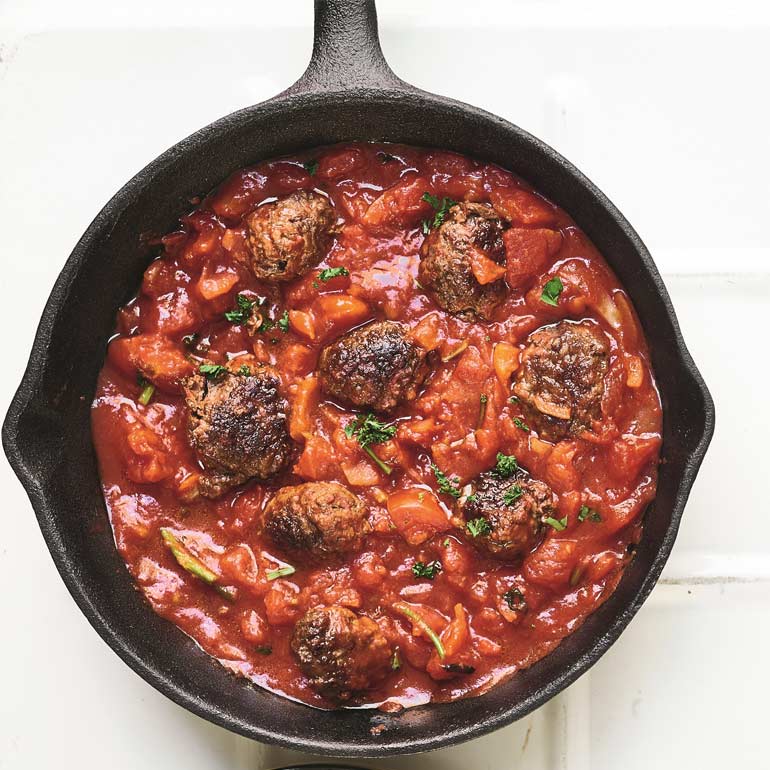 Pasta met gehaktballetjes in tomatensaus