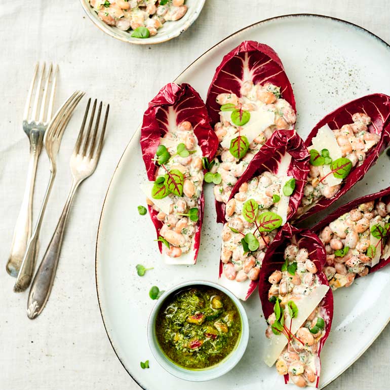 Radicchio met borlottibonen en pistachepesto