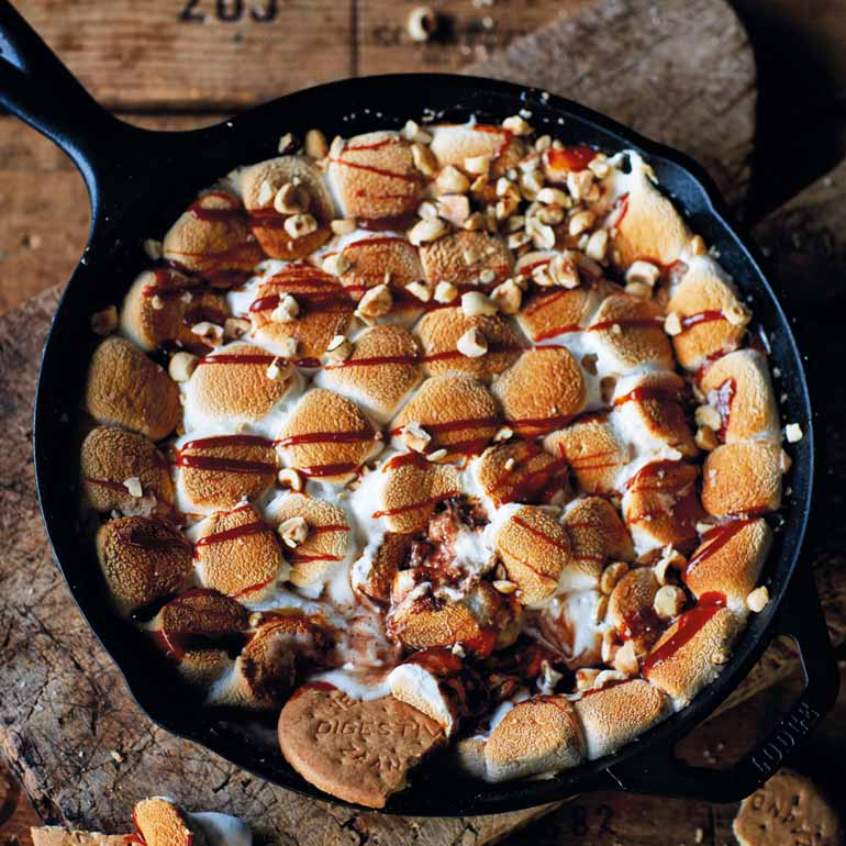 S’mores skillet met salted caramel