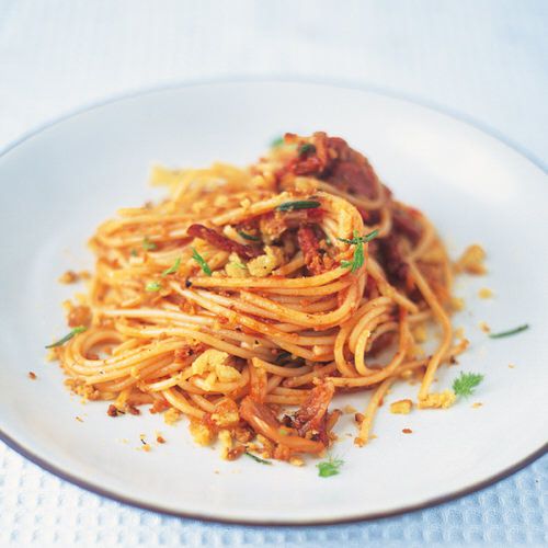Spaghetti met salami en venkel