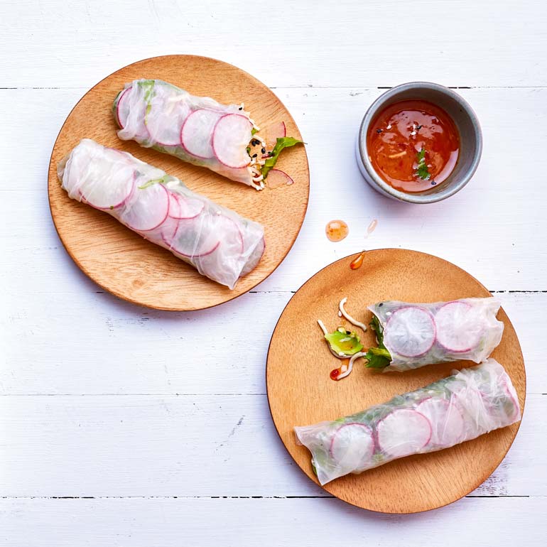 Springrolls met avocado, radijs & noedels