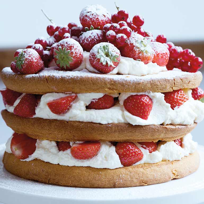 Stapelcake met aardbeien