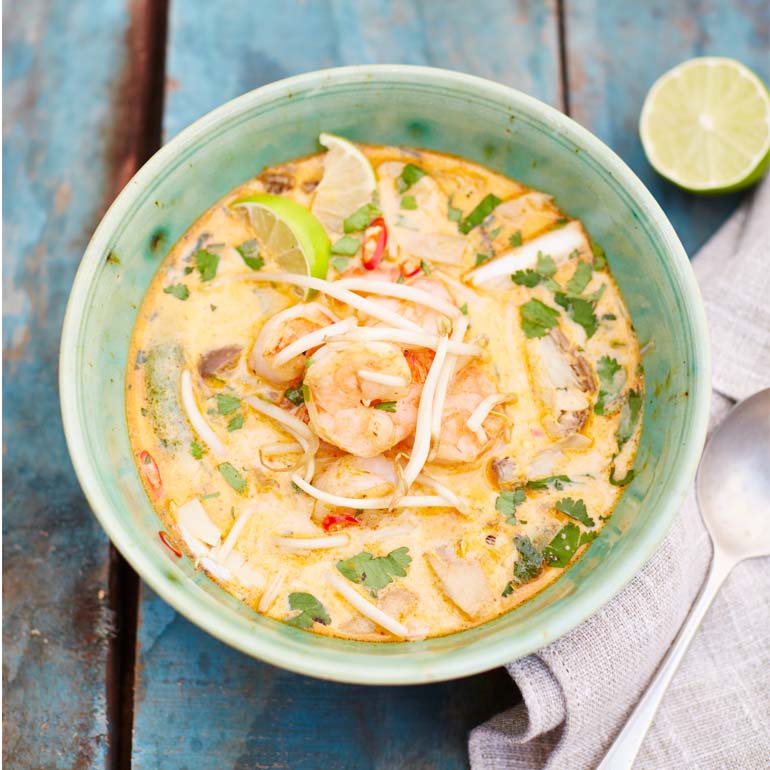 Tom Yam Kung met Thaise basilicum