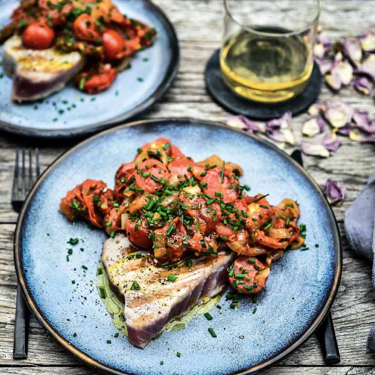 Tonijn met tomatensaus