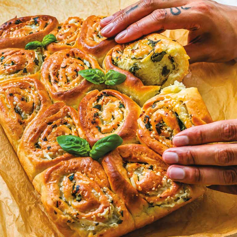 Garlic & cheese rolls