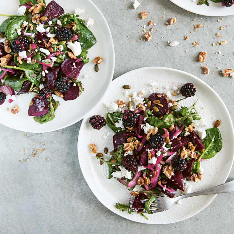 Bieten-bramensalade met walnootolie