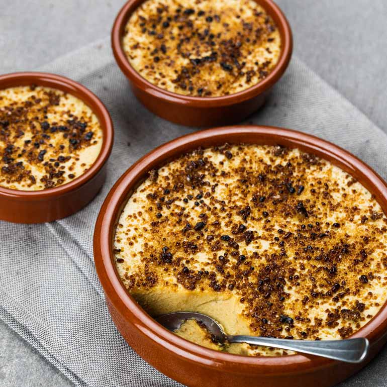 Vegan crema catalana con naranja