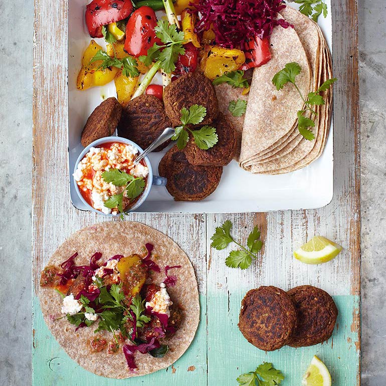 Falafelwraps met groenten & salsa