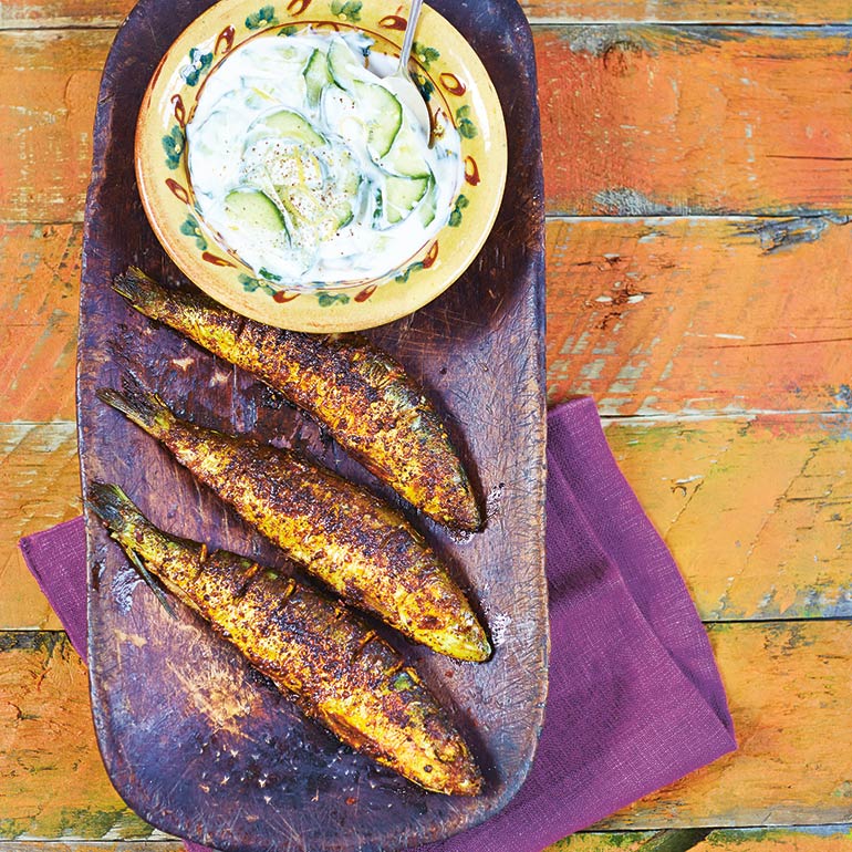 Masala sardines met komkommersalade