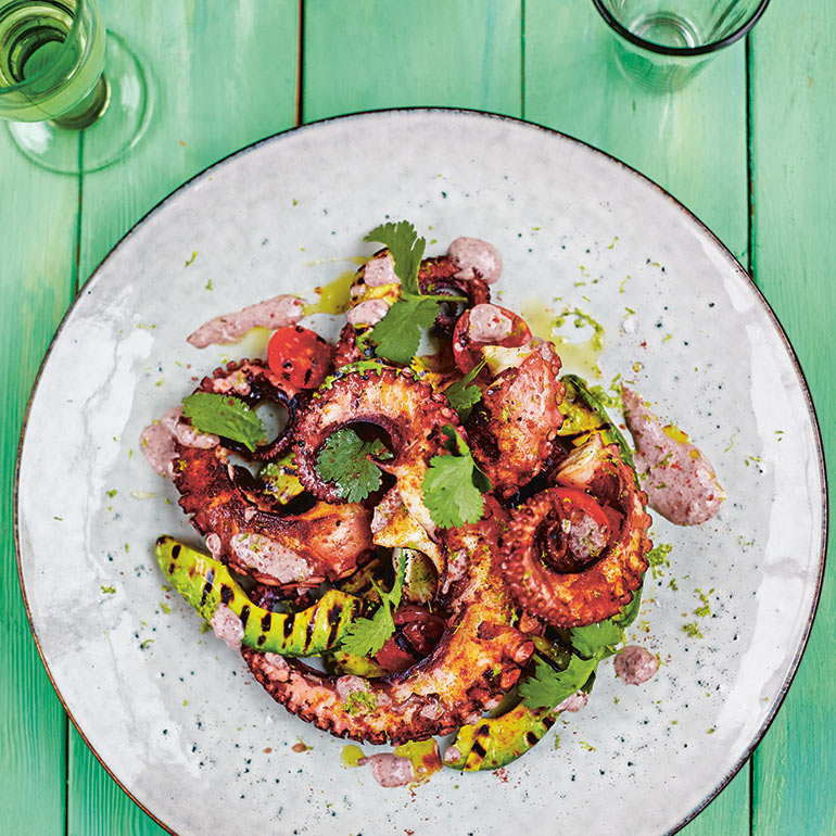 Gegrilde octopus met avocado