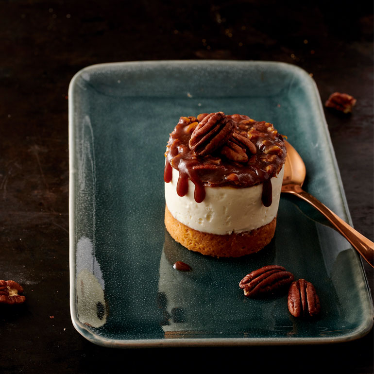 Pecan-cheesecake pie