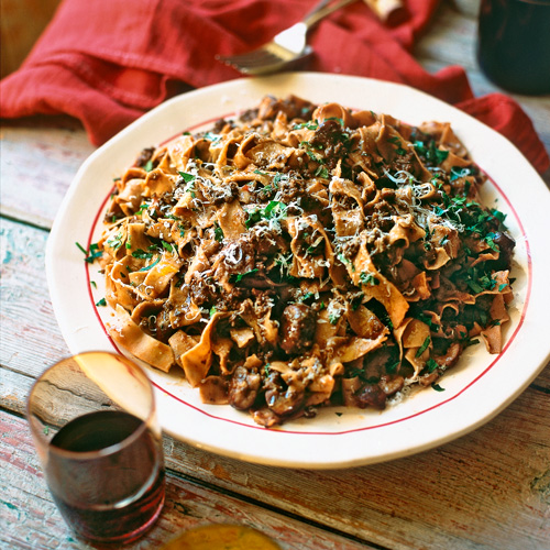 Kastanjetagliatelle met hertenragout