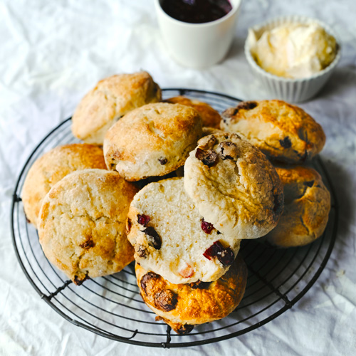 Sinaasappel-cranberry scones