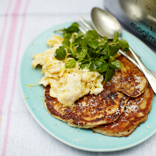 Pannenkoekjes met parmezaan & ei