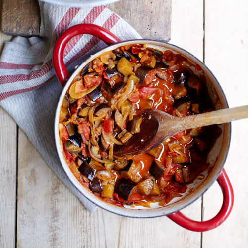 Pasta met tomaten- & knoflooksaus