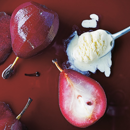 Peren in rode wijn met semifreddo