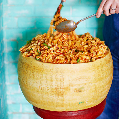 Fusilli met tomaat-basilicumsaus