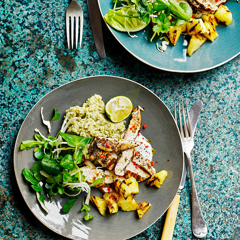 Gegrilde kipsalade met quinoa