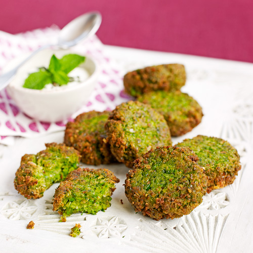 Erwtenfalafel met yoghurt-muntdip