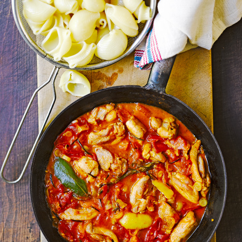 Pasta met tofu & lente-ui