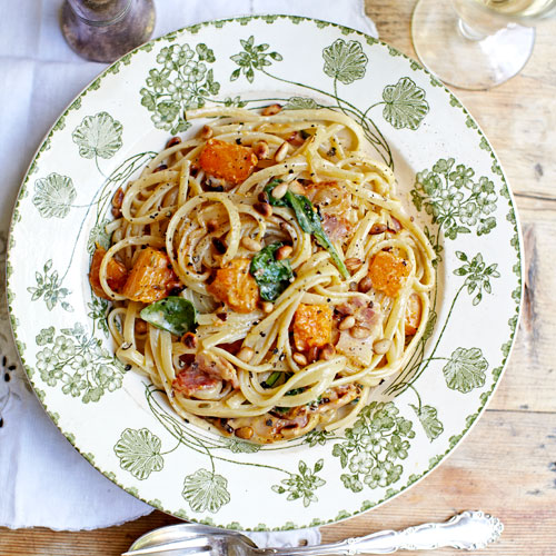 Pasta met spinazie, bacon & pompoen