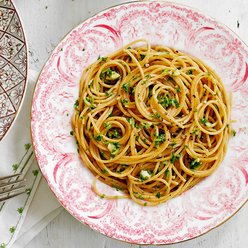 Snelle pasta pesto met parmezaan