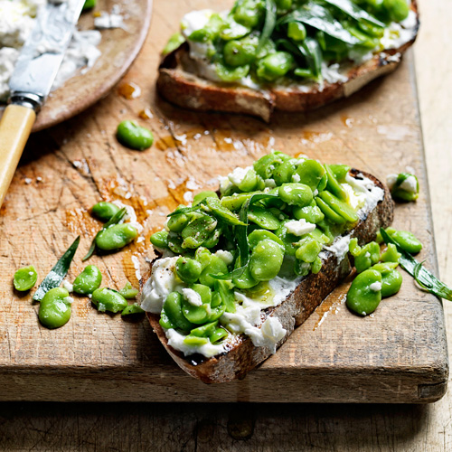 Bruschetta met tuinbonen & feta