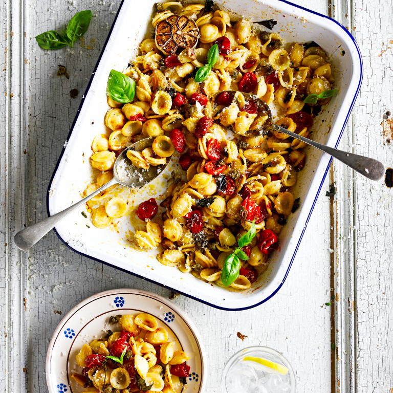 Orecchiette met tomaten & basilicum