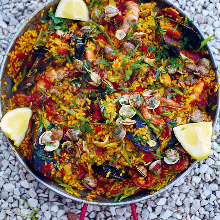 Paella met chorizo & zeevruchten