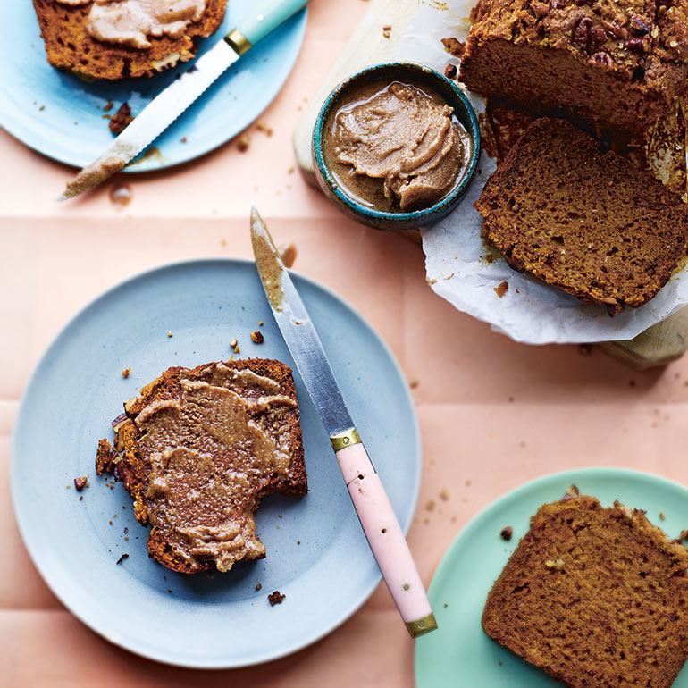 Zoete-aardappelbrood met pecannoten