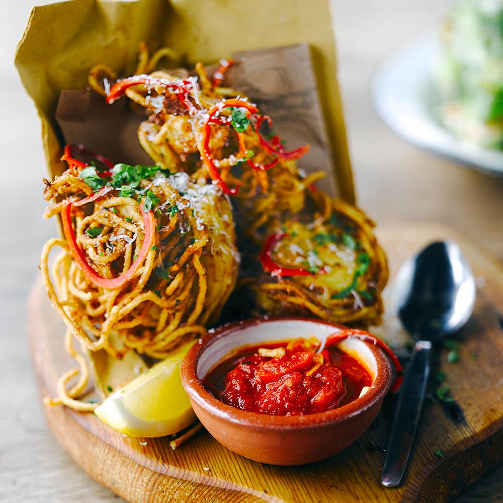 Spaghetti fritti met arrabiatasaus