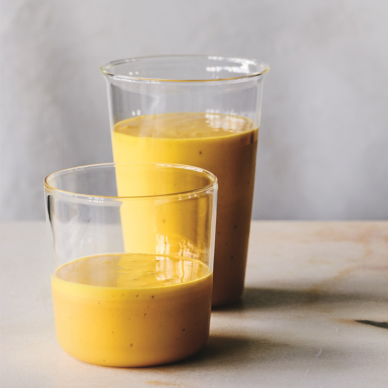 Mango-kardemom lassi