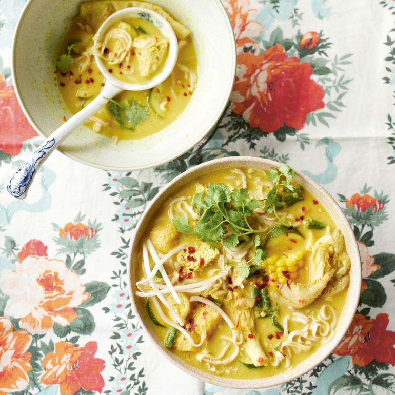 Laksa met tofu & knapperige paddenstoelen