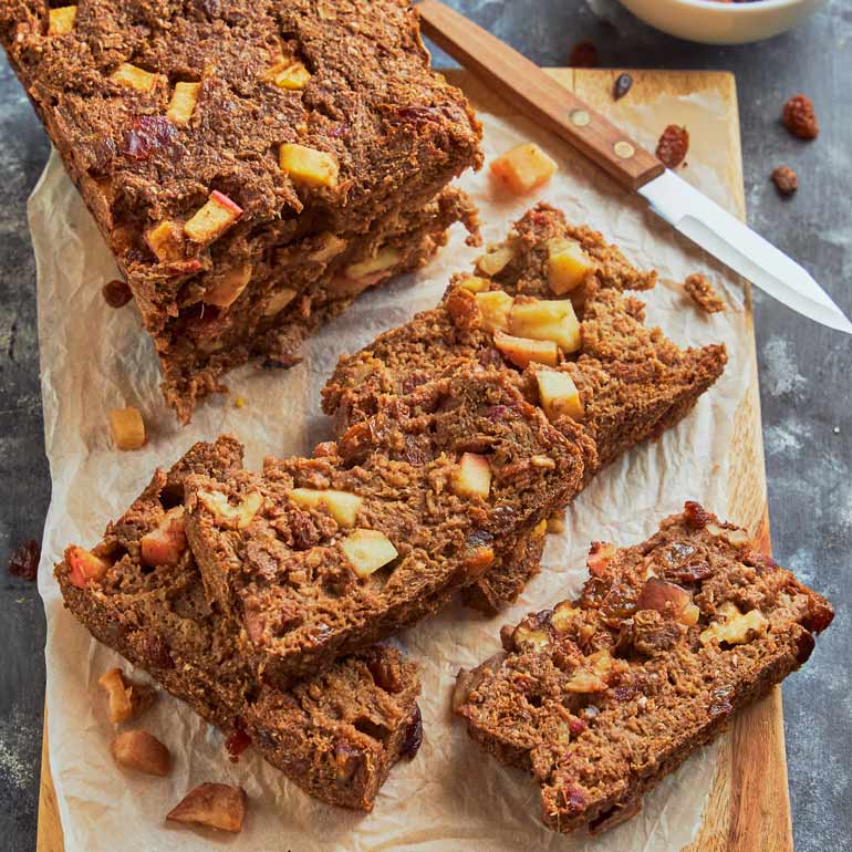 Broodpudding met appel en rozijnen