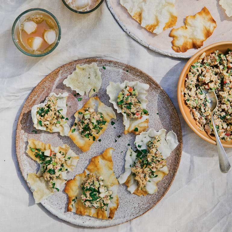 Krokante rijstvellen met vegan tonijnsalade