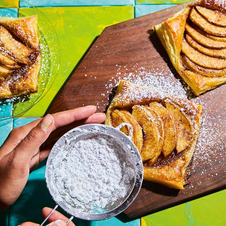 Apple pie tarts