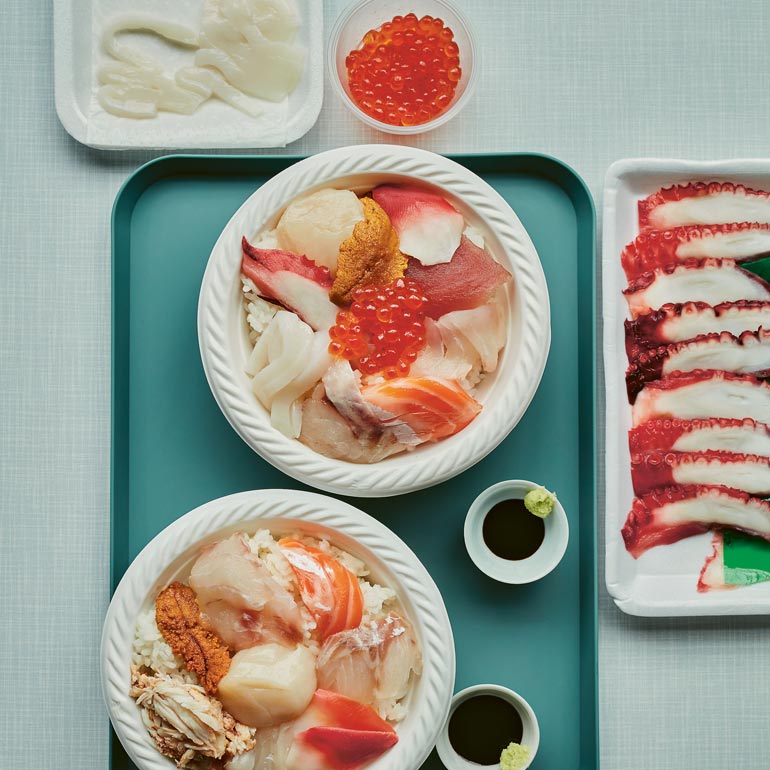 Rijst met sashimi naar keuze