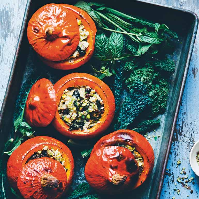 Simpele gevulde pompoen uit de oven recept Food and Friends Simpele gevulde pompoen uit de oven recept Food and Friends